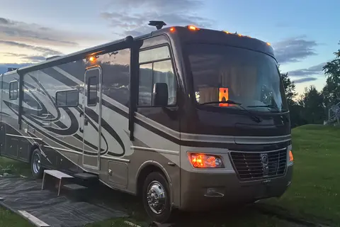 Holiday Rambler Aluma Lite 32 pieds Class