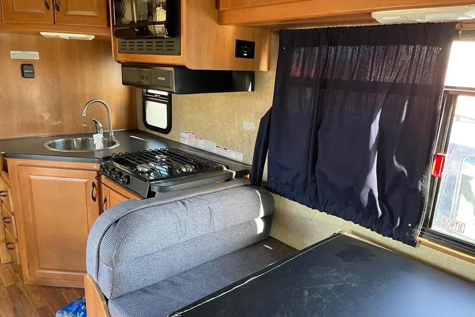 Thor Motorcoach Majestic 28A