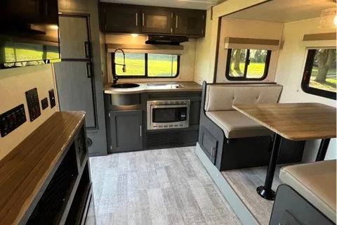 Leslie's Forest River R pod 202 Travel Trailer