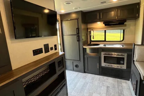 Leslie's Forest River R pod 202 Travel Trailer