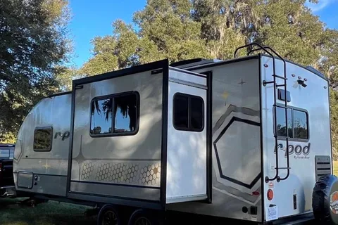 Leslie's Forest River R pod 202 Travel Trailer