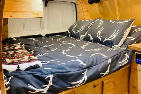 Off-Grid Escape!