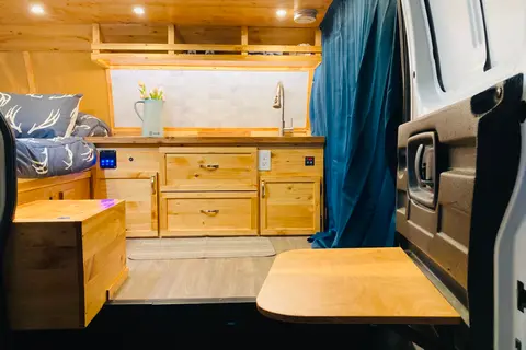 Off-Grid Escape!