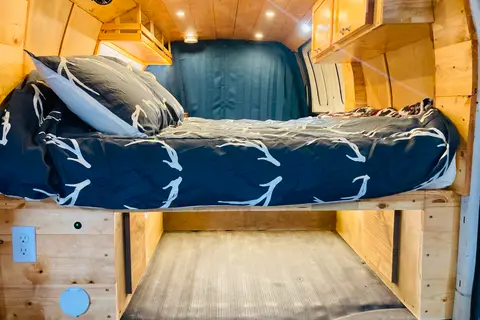 Off-Grid Escape!