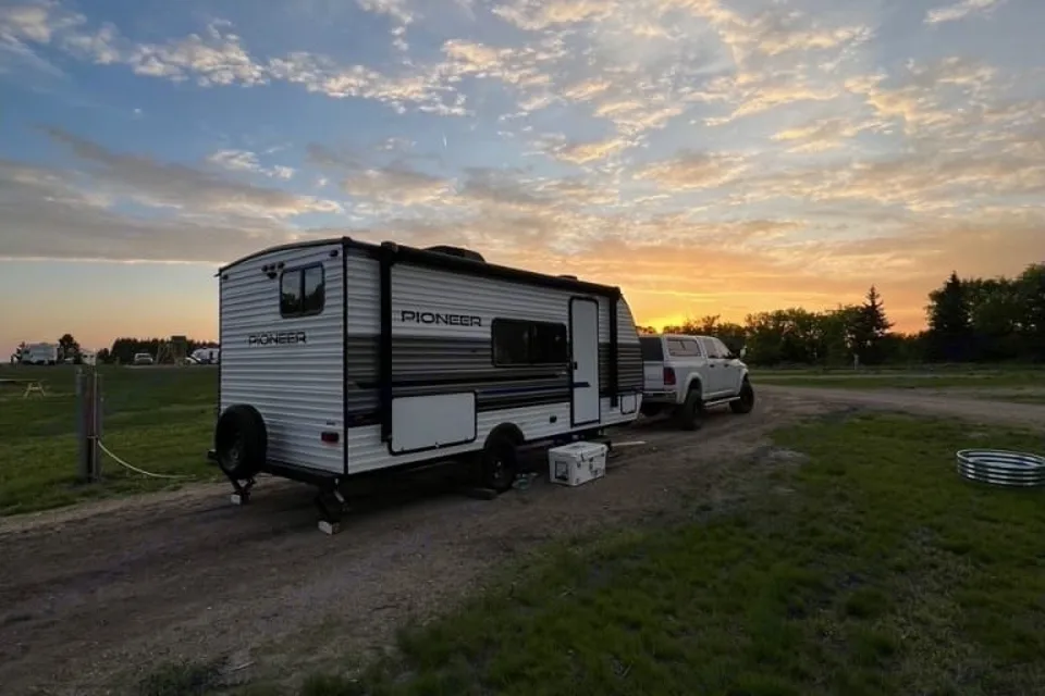 Adventure-Ready 2022 Pioneer Trail Blazer – Comfort Meets the Open Road
