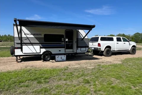 Adventure-Ready 2022 Pioneer Trail Blazer – Comfort Meets the Open Road