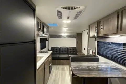 Adventure-Ready 2022 Pioneer Trail Blazer – Comfort Meets the Open Road