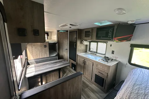 Adventure-Ready 2022 Pioneer Trail Blazer – Comfort Meets the Open Road