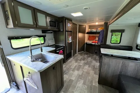 Chaz's Forest River Della Terra 271BH Travel Trailer