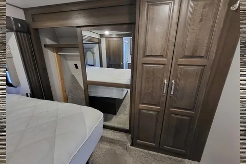 Rv Rentals Way of Life's Keystone Avalanche 338GK Fifth Wheel CA2
