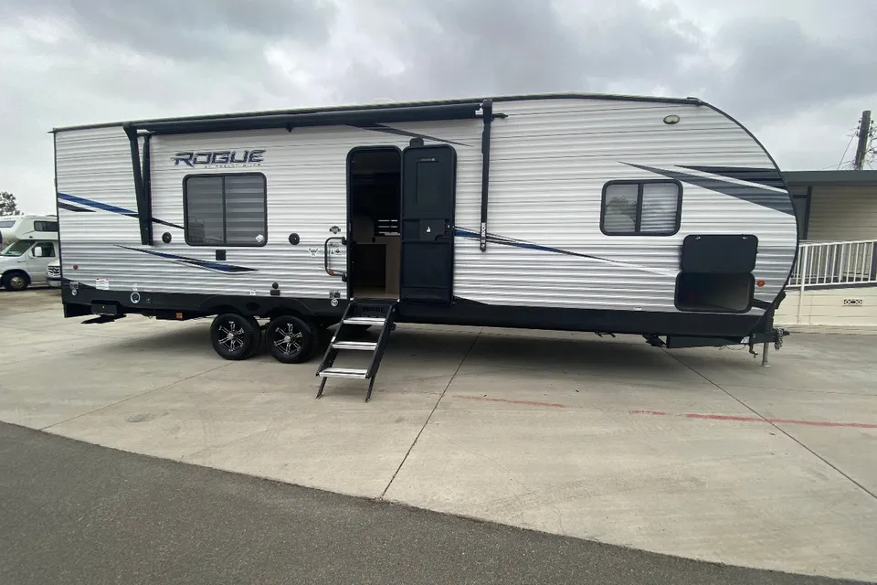 Forest River 26v Rogue Vengence Toy Hauler