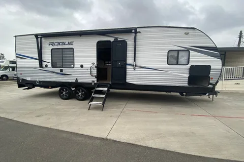  Forest River 26v Rogue Vengence Toy Hauler