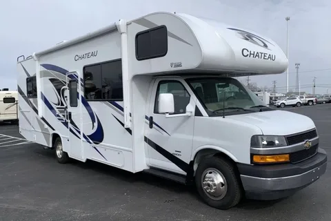 Stephani's Thor Motor Coach Chateau  Class C