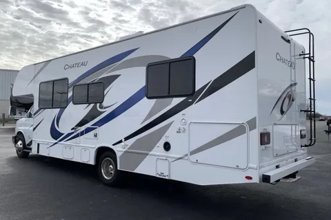 Stephani's Thor Motor Coach Chateau  Class C