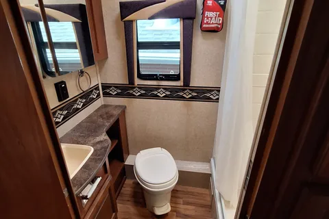 Smooth Sailing RV - Jayco Greyhawk 31FS Class C