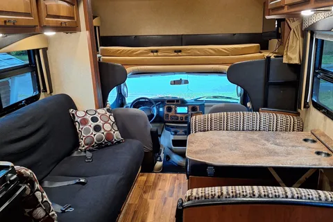 Smooth Sailing RV - Jayco Greyhawk 31FS Class C
