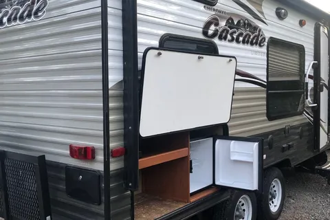 Maryna's Forest River Cascade 17BH Travel Trailer