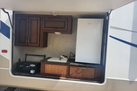 Cheryl's Crossroads Zinger Travel Trailer with Outdoor Kitchen