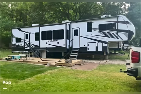 Tom's Alliance RV Valor 41v15 Toy Hauler