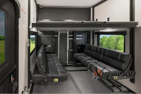 Tom's Alliance RV Valor 41v15 Toy Hauler