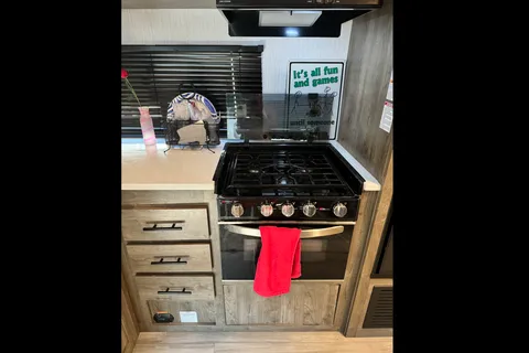 Linda’s 2022 travel trailer with bunkhouse & outdoor kitchen