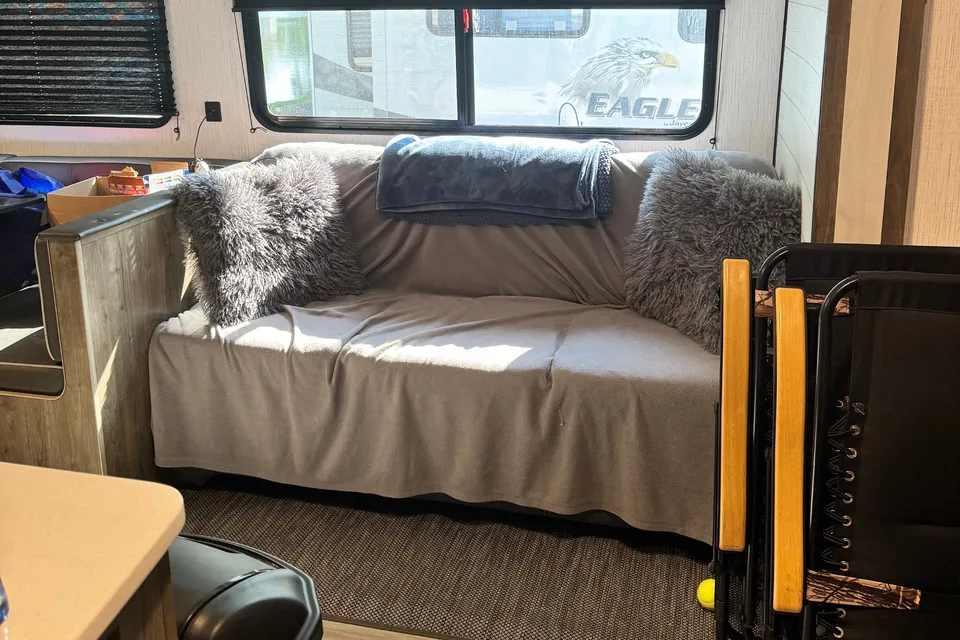 Linda’s 2022 travel trailer with bunkhouse & outdoor kitchen