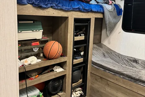 Linda’s 2022 travel trailer with bunkhouse & outdoor kitchen