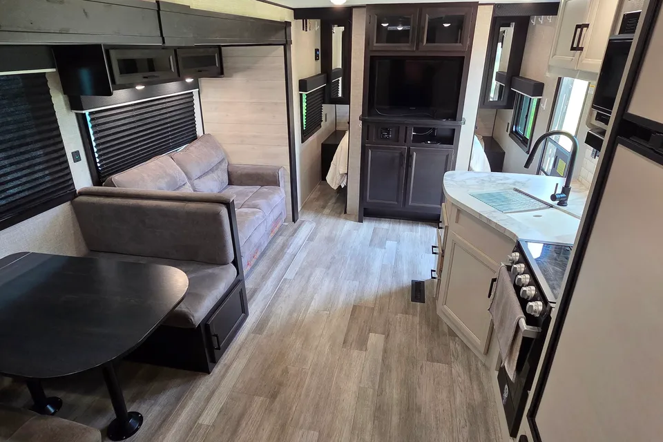 Andrea and Dave's Jayco Jay flight 267BHS Travel Trailer