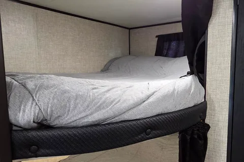 Andrea and Dave's Jayco Jay flight 267BHS Travel Trailer