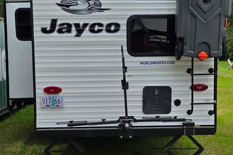 Andrea and Dave's Jayco Jay flight 267BHS Travel Trailer