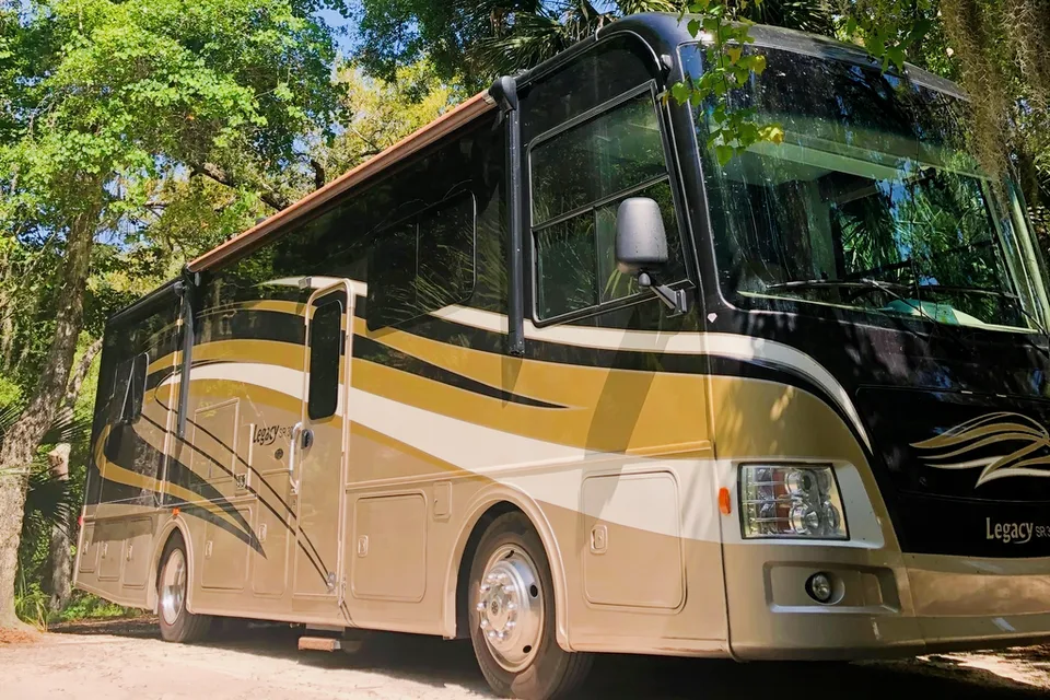 Forest River Legacy SR300, 340BH Classe A