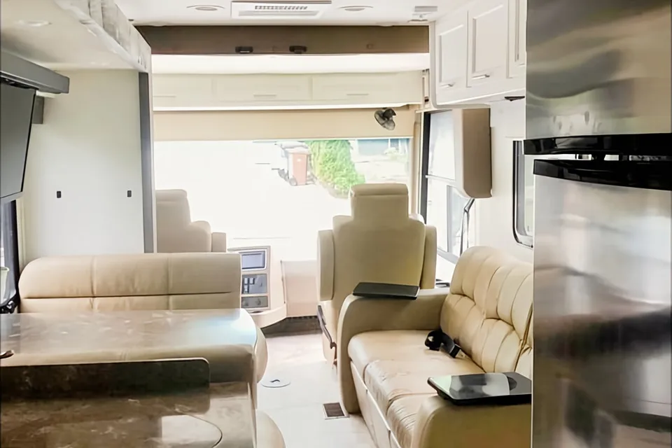 Forest River Legacy SR300, 340BH Classe A