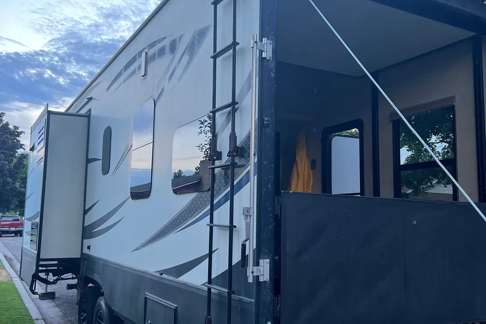 Derek's Grand Design Momentum 350M Toy Hauler