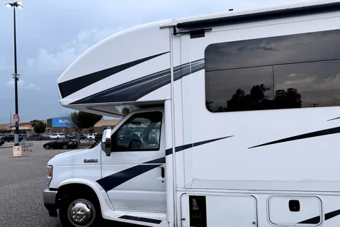 Ustacyia's Class C Jayco Greyhawk