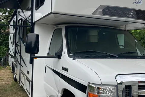 2022 Sunseeker "Lola" Fully Loaded with Solar