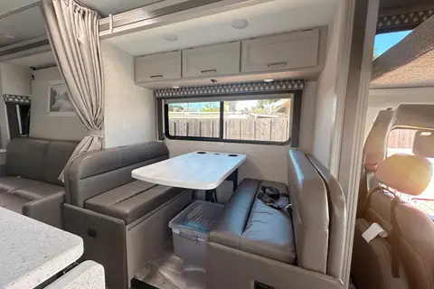 2023 Thor Mercedes Benz Quantum Motorhome Class C