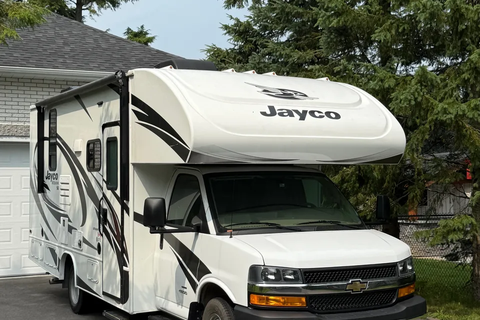Roxanne's Jayco RedHawks 22c Class C