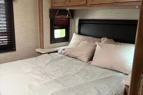 Roxanne's Jayco RedHawks 22c Class C