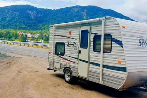NEW ADVENTURE BECKONS - Jayco Travel Trailer *SUV/MINIVAN towable, under 3500lbs*