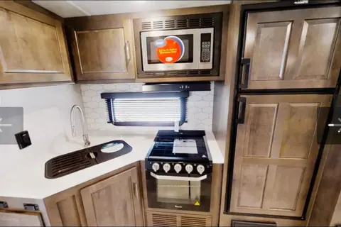 Emmanuel's Flagstaff 27BHWS Travel Trailer