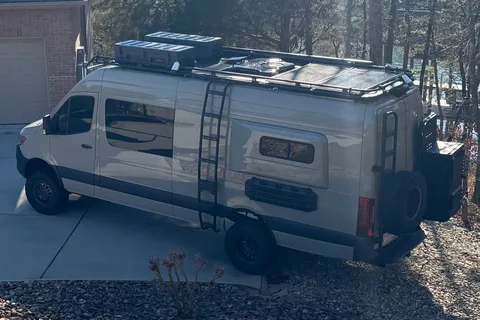 Luxe Nomad