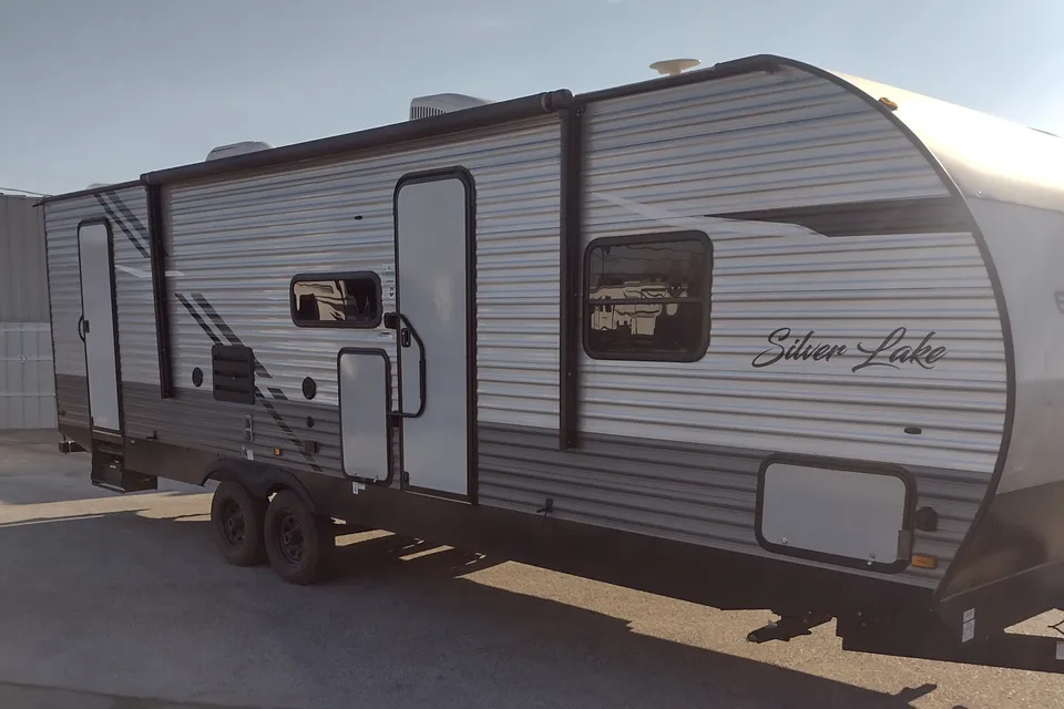 Silver Lake 1 w/Bunks: Delivery Available ($85):No Prep Fee: Equipped