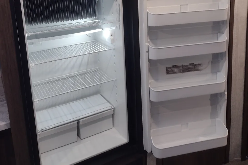 Silver Lake 1 w/Bunks: Delivery Available ($85):No Prep Fee: Equipped