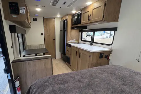 Easy-to-Tow RV | Perfect for Beginners | Fully Equipped Getaway
