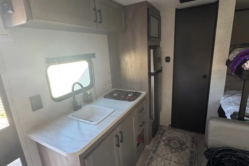 lindsey's Highland Ridge RV 177bh Travel Trailer
