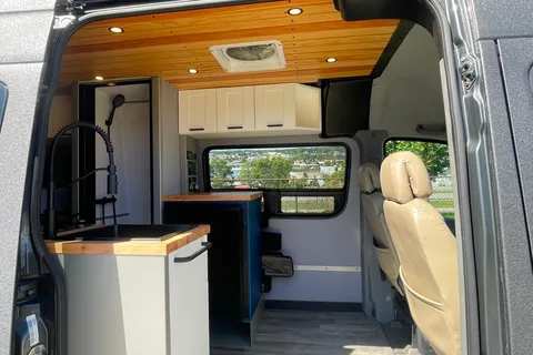 Ben's - Luxury Adventure Van