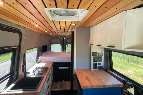 Ben's - Luxury Adventure Van