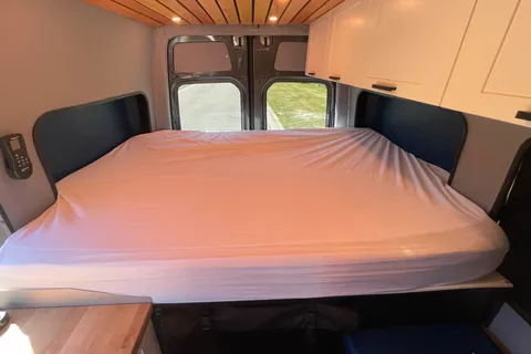 Ben's - Luxury Adventure Van