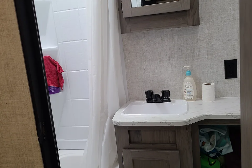 Grand River 32BH Travel Trailer with bunk room