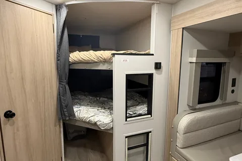 23 Foot Travel Trailer, Bunkbeds! Fully equipt !